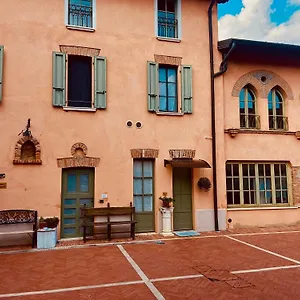 La Casina 3*, Dello Italia